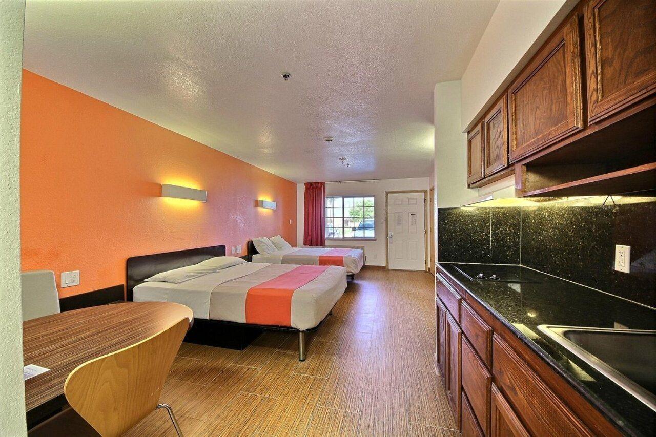 Motel 6-Edinburg, Tx Buitenkant foto