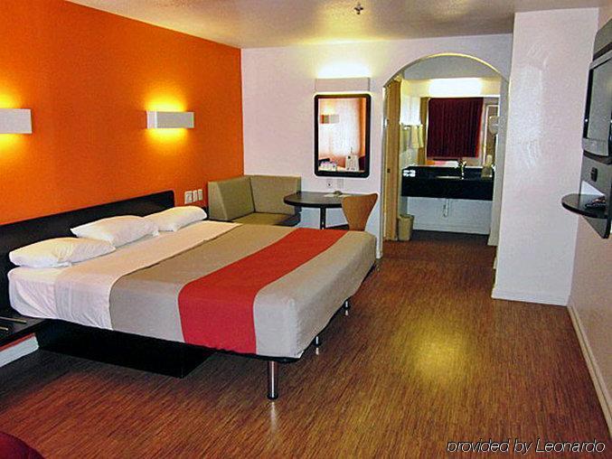 Motel 6-Edinburg, Tx Buitenkant foto