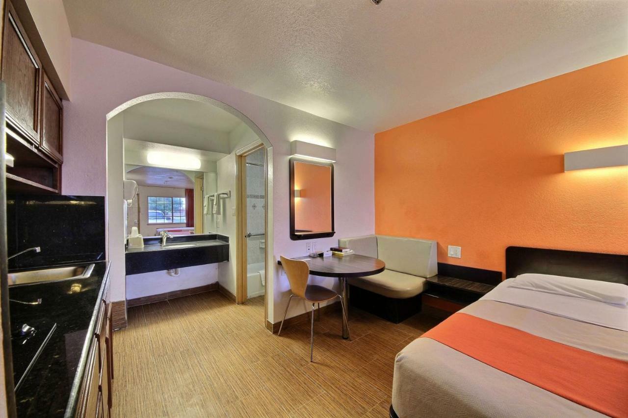 Motel 6-Edinburg, Tx Buitenkant foto