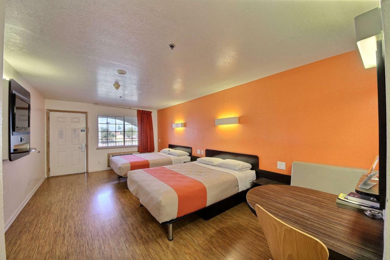 Motel 6-Edinburg, Tx Buitenkant foto
