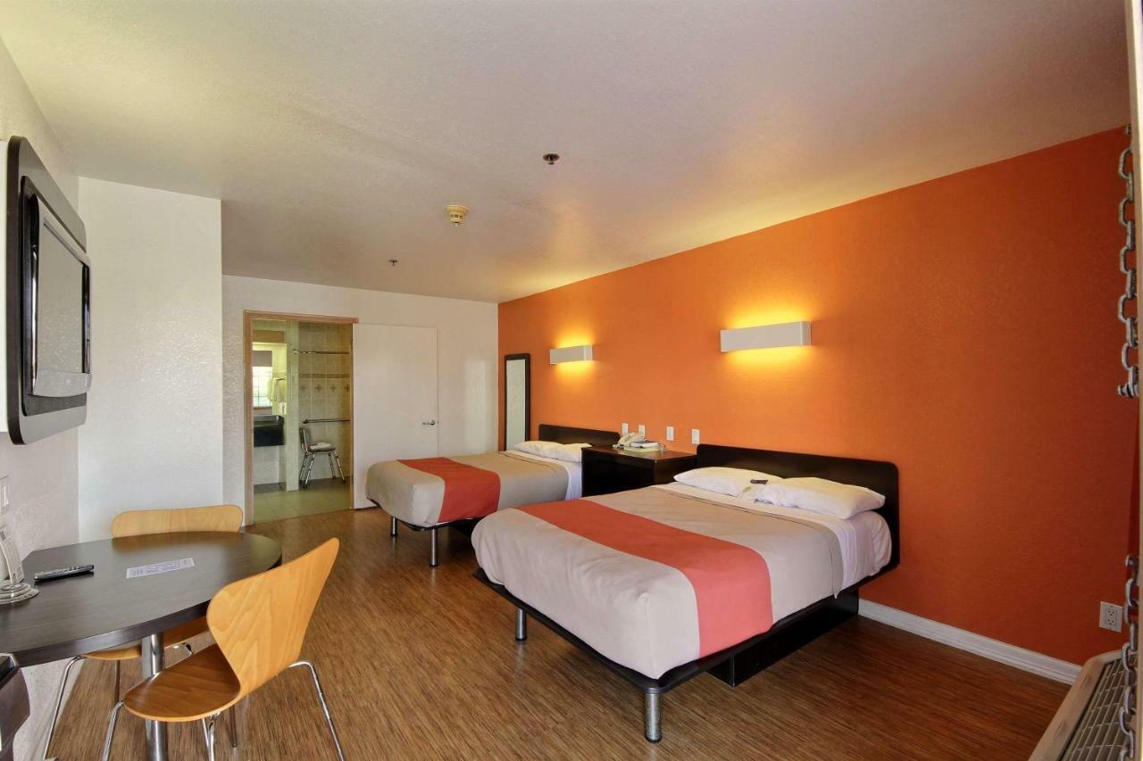 Motel 6-Edinburg, Tx Buitenkant foto